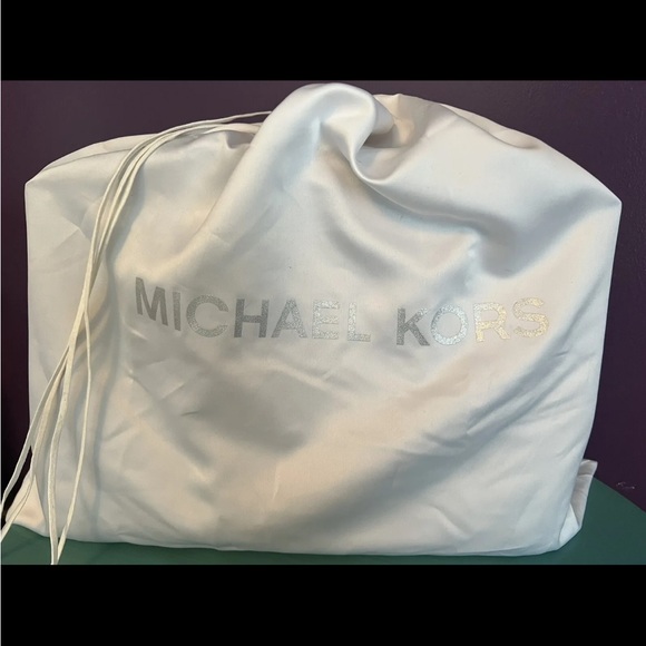 Michael Kors handbag EUC - Picture 5 of 11